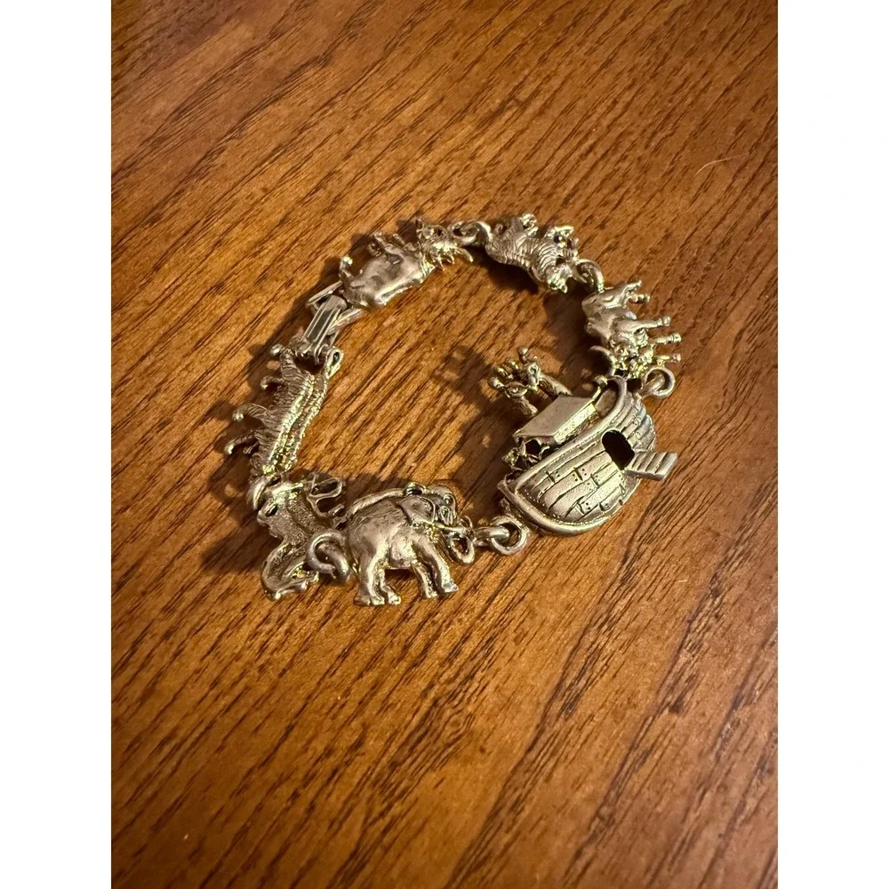Vintage Noahs Ark Animal Link Bracelet Gold Tone Elephant Giraffe Religious
